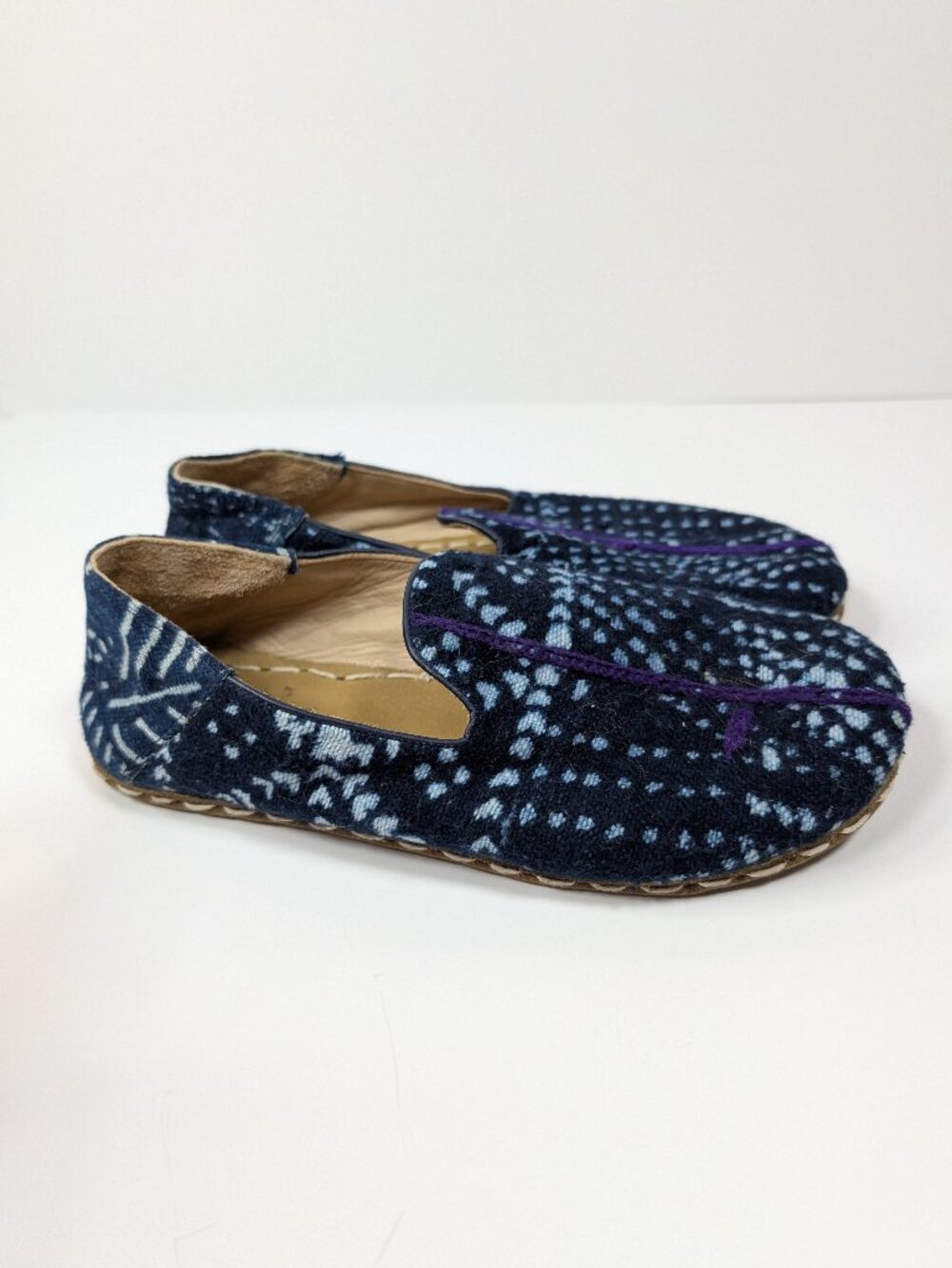 Great condition Raum Goods Women’s Barefoot Grounding Mudlcoth Slip-On Shoes - 8 - Picture 6 of 14